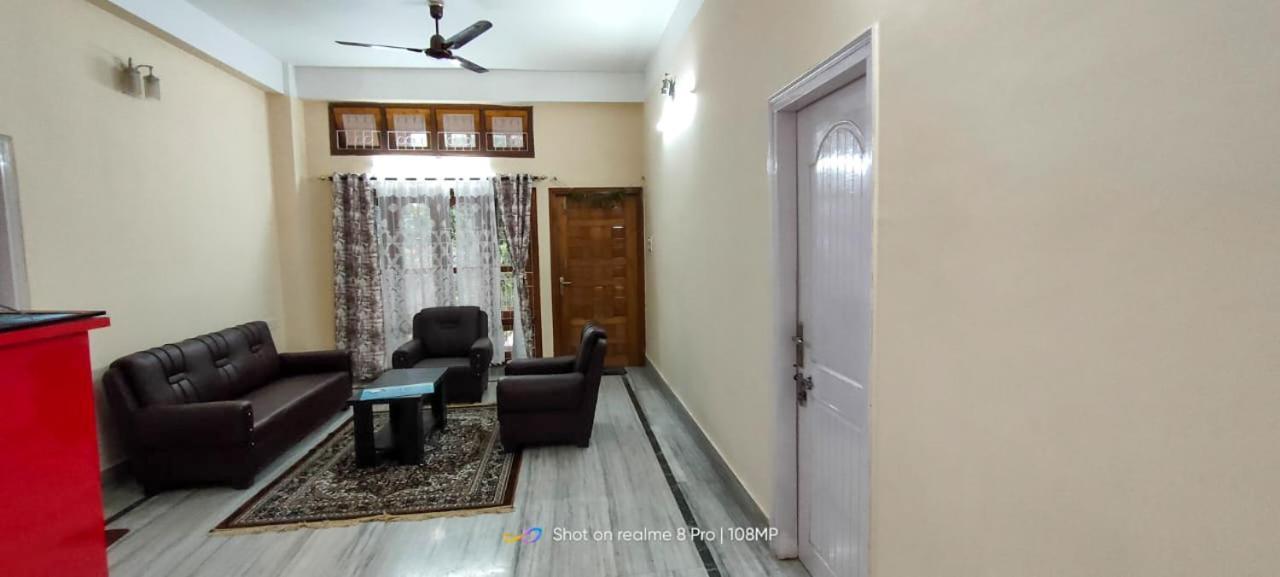 Green Vista Homestay Гувахати Экстерьер фото