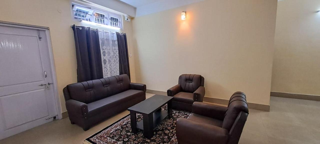 Green Vista Homestay Гувахати Экстерьер фото